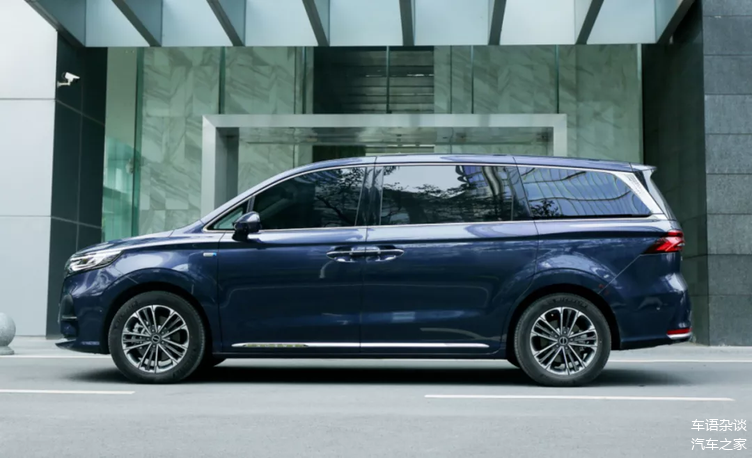 20万元级MPV 荣威iMAX8 VS 广汽传祺M8强强相遇谁更胜一筹?(图3) 20万元级MPV 荣威iMAX8 VS 广汽传祺M8强强相遇谁更胜一筹?(图3)
